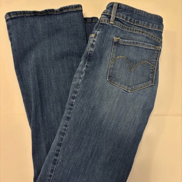 Levis Bold Curve Distressed Bootcut Medium Wash Low Rise Jeans 29"x34" EUC - Picture 5 of 5